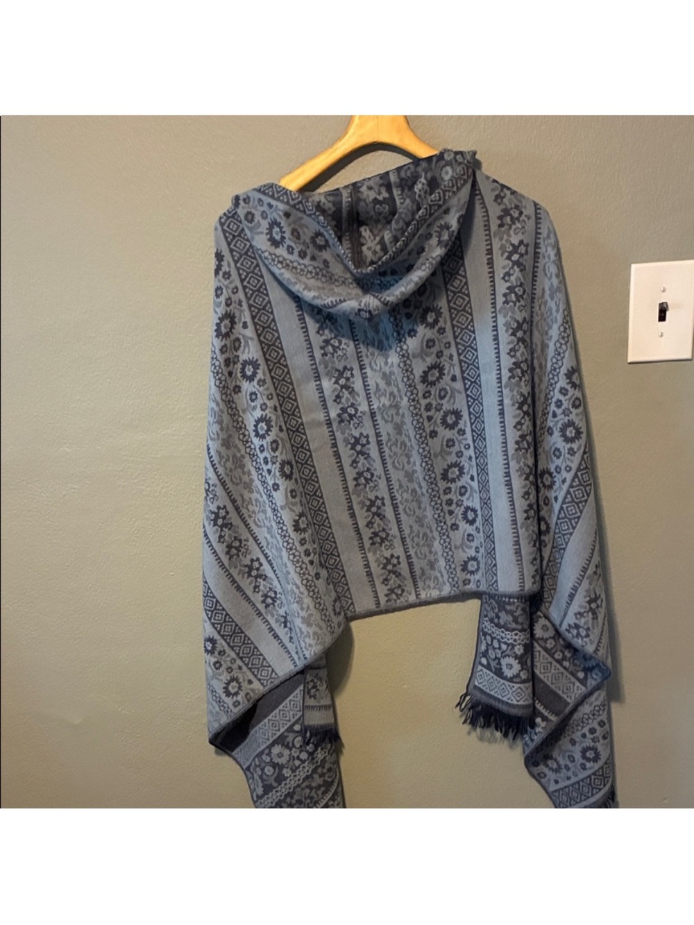 Two Toned Bohemian Blue Floral Patterned Hooded Shawl Wrap Hooded One Size - Picture 9 of 9